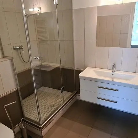 Walking Street Luxurious Huge Budapešť