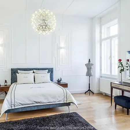 Walking Street Luxurious Huge Apartment Budapest