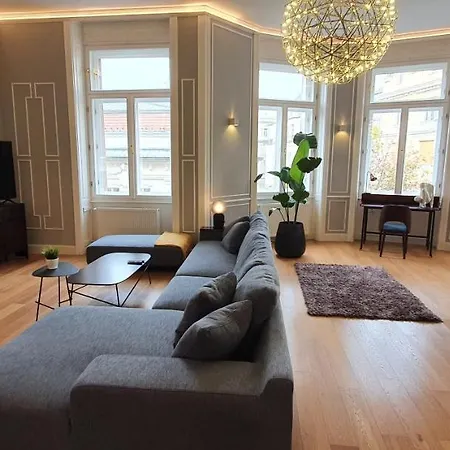 Apartment Walking Street Luxurious Huge