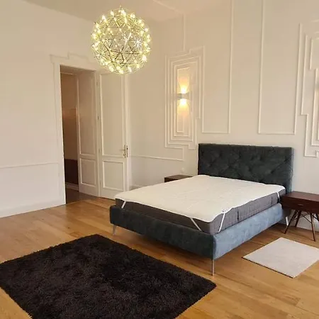 Apartment Walking Street Luxurious Huge