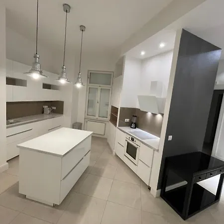 Apartment Walking Street Luxurious Huge