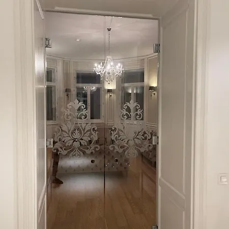Walking Street Luxurious Huge Apartment