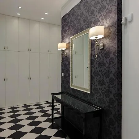 Walking Street Luxurious Huge Budapest