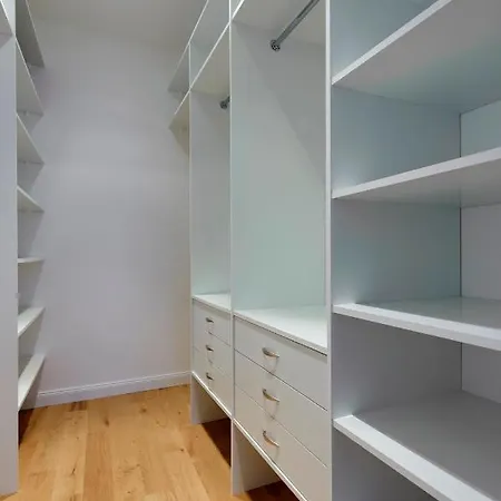 Walking Street Luxurious Huge Apartment *