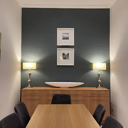 Walking Street Luxurious Huge Apartment