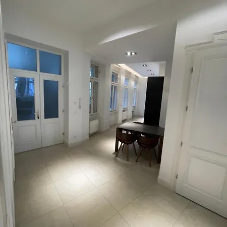 Walking Street Luxurious Huge Apartment